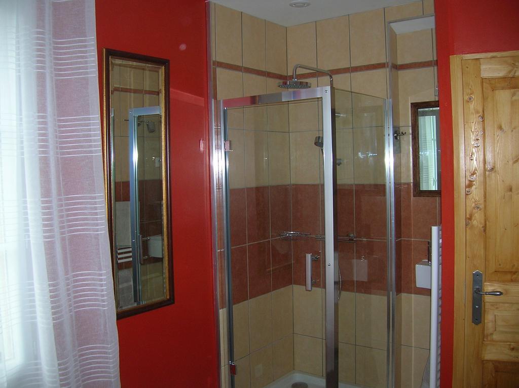 Hotel Le Petit Jardin Yoyo Monts Pokoj fotografie