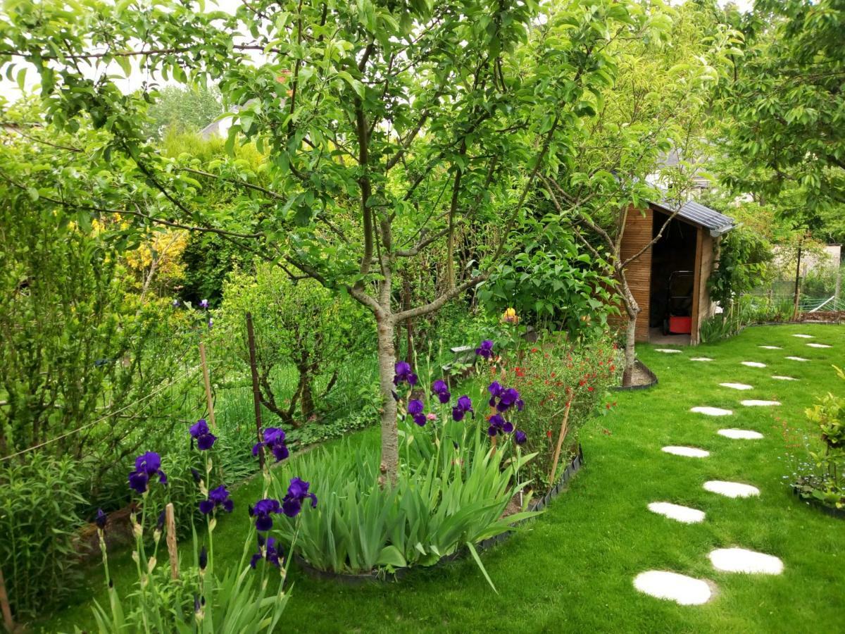 Hotel Le Petit Jardin Yoyo Monts Exteriér fotografie
